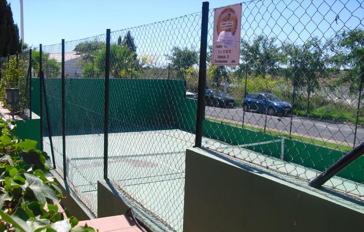 Olhando Um Campo De Golf Islantilla Kültér fotó